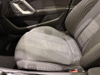 Peugeot 308 HB 1.2 Blue Lease Exe. Pano picture 44