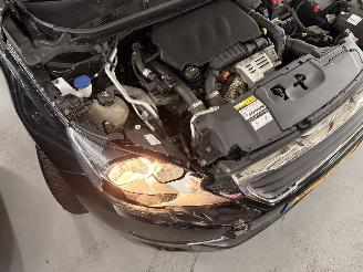 Peugeot 308 HB 1.2 Blue Lease Exe. Pano picture 11