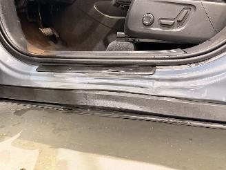 Volvo XC40 T2 Plus Dark Aut8 picture 14