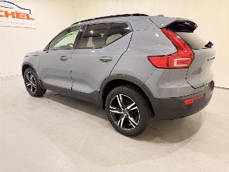Volvo XC40 T2 Plus Dark Aut8 picture 4