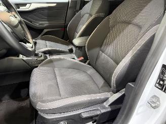 Ford Focus Wagon 1.0 EcoBoost Trend Edition picture 27