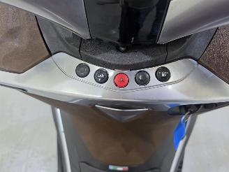 Piaggio X10 350 Executive BS 25kw Bjr.2018 picture 12