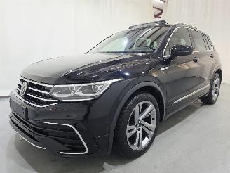 skadebil auto Volkswagen Tiguan R-Line 1.5 TSI DSG Pano Navi Memory-Seats 2021/1