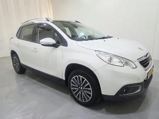 Unfallwagen Peugeot 2008 1.2 PureTech Blue Lion AC Navi Panoramadak 2016/5