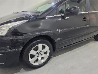 Peugeot 5008 1.2 PureTech Style 7p Bjr.2016 picture 11