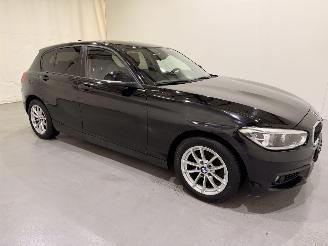 Unfallwagen BMW 1-serie 116i C.L. High Exec Leder Navi 2019/1