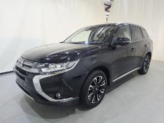 Mitsubishi Outlander 2.0 PHEV Instyle+ 4WD149Kw Bjr.2018 picture 3