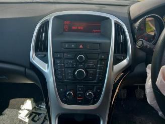 Opel Astra Astra J (PC6/PD6/PE6/PF6), Hatchback 5-drs, 2009 / 2015 2.0 CDTI 16V 165 Ecotec picture 17