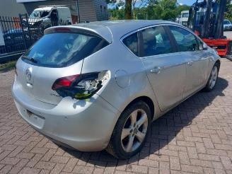 Opel Astra Astra J (PC6/PD6/PE6/PF6), Hatchback 5-drs, 2009 / 2015 2.0 CDTI 16V 165 Ecotec picture 8