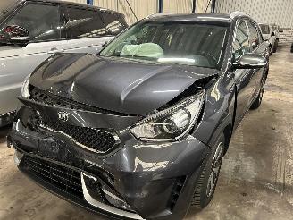 skadebil auto Kia Niro 1.6 GDI Hybrid Dynamic Line Automaat 2018/5