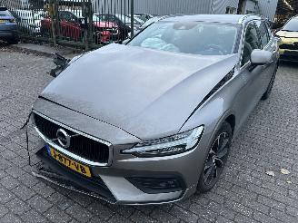 Coche accidentado Volvo V-60 2.0 Hybride B3 Automaat Business Pro 2020/10
