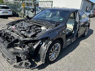Schadeauto Lexus ES 300 H President Line  Schuifdak 2024/1
