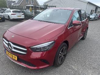 Avarii autoturisme Mercedes B-klasse 200  Premium Plus  Automaat    ( 27813 Km ) 2020/3