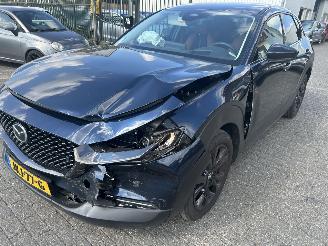Schadeauto Mazda CX-30 2.5  eSkyActive -G Nagisa     ( 15617 Km ) 2025/11