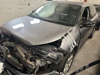 Schadeauto Citroën C4 cactus 1.2 PureTech Shine  Automaat 2018/12