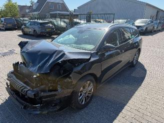 Schadeauto Ford Focus Stationcar 1.0 Hybrid Ecoboost Titanium 2024/10
