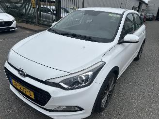 Voiture accidenté Hyundai I-20 1.0  T-GDI  Comfort 2016/3