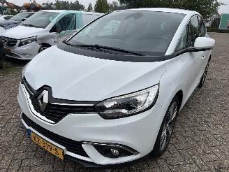 Schadeauto Renault Scenic 1.5 DCI  Intens  Automaat 2017/1
