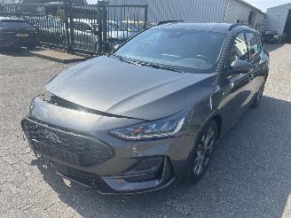 Schadeauto Ford Focus Wagon 1.0 Ecoboost Hybrid ST Line X  Automaat 2025/2