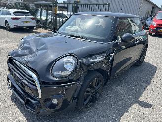 Schadeauto Mini Cooper 1.5 2019/8