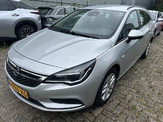Schadeauto Opel Astra Stationcar 1.0 2017/7