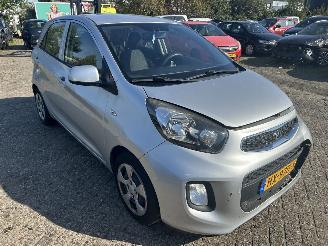 Kia Picanto 1.0  Comfortline picture 4