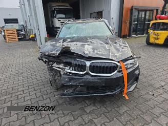 Vrakbiler auto BMW 3-serie 3 serie Touring (G21), Combi, 2019 318d 2.0 TwinPower Turbo 16V Mild Hybrid 2023/12