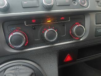 Volkswagen Transporter 2.0 TDI L2H1 DC Comfortline Aut. picture 29