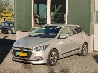 Vaurioauto  passenger cars Hyundai I-20 1.2  HP i-Motion Comfort 2016/2