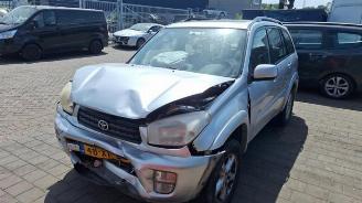 Coche siniestrado Toyota Rav-4 RAV4 (A2), Terreinwagen, 2000 / 2005 2.0 16V VVT-i 4x4 2002/7