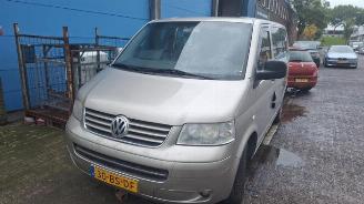 Vrakbiler auto Volkswagen Transporter Multivan T5 (7E/7HC/7HF/7HM), MPV, 2003 / 2015 2.5 Tdi 2005/5