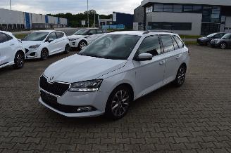Schadeauto Skoda Fabia 1.0 70 KW Kombi Ambition Klima 2021/6
