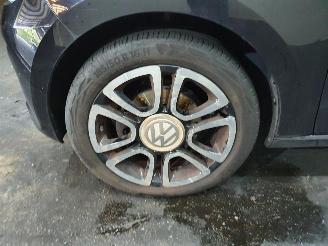 Volkswagen Up! 121 1.0 BlueMotion High Up! picture 22