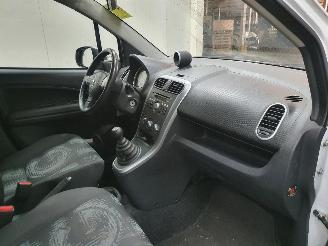 Opel Agila F68 1.0 picture 8