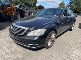 Salvage car Mercedes S-klasse S (W221), Sedan, 2005 / 2014 3.0 S-320 CDI 24V 2010/2
