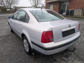 Volkswagen Passat 1.6 picture 7