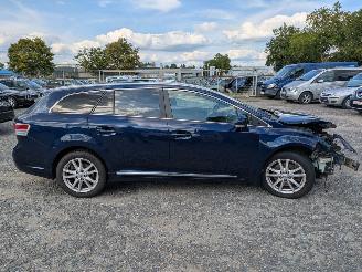 Toyota Avensis 2.2 picture 4