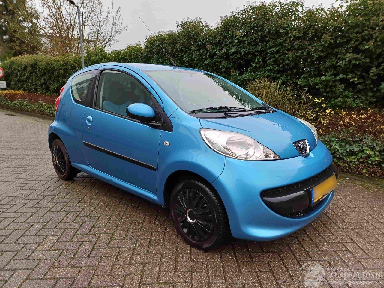 Peugeot 107 1.0-12V XR airco