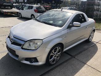 Opel Tigra 14i 16v 88000 km picture 2