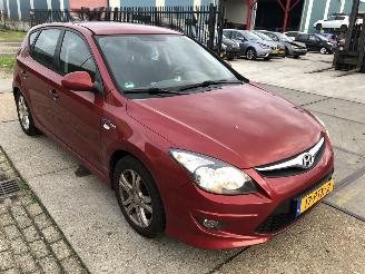 Hyundai I-30 14i 5drs picture 3