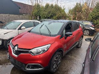 disassembly passenger cars Renault Captur  2016/3