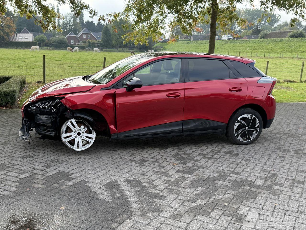 MG MG4 64 kWh Luxury Long Range