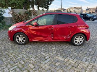 Peugeot 208 1.6 BLUE HDI ALLURE picture 8