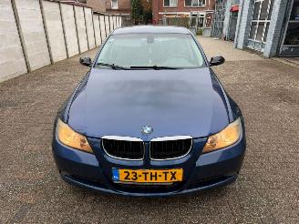 skadebil auto BMW 3-serie 318 I HIGH EXECUTIVE 2006/9