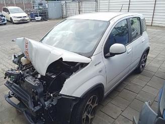 Vrakbiler auto Fiat Panda Panda (312), Hatchback, 2012 1.0 Hybrid 2022