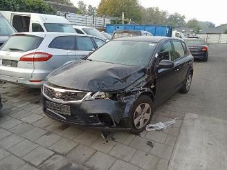Vrakbiler auto Kia Cee d Cee'd (EDB5), Hatchback 5-drs, 2006 / 2012 1.6 CVVT 16V 2011/1