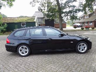  BMW 3-serie 318I automaat station 2011/5