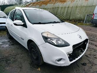 Sloopauto Renault Clio 1.5 dCi Authentique 2011/1