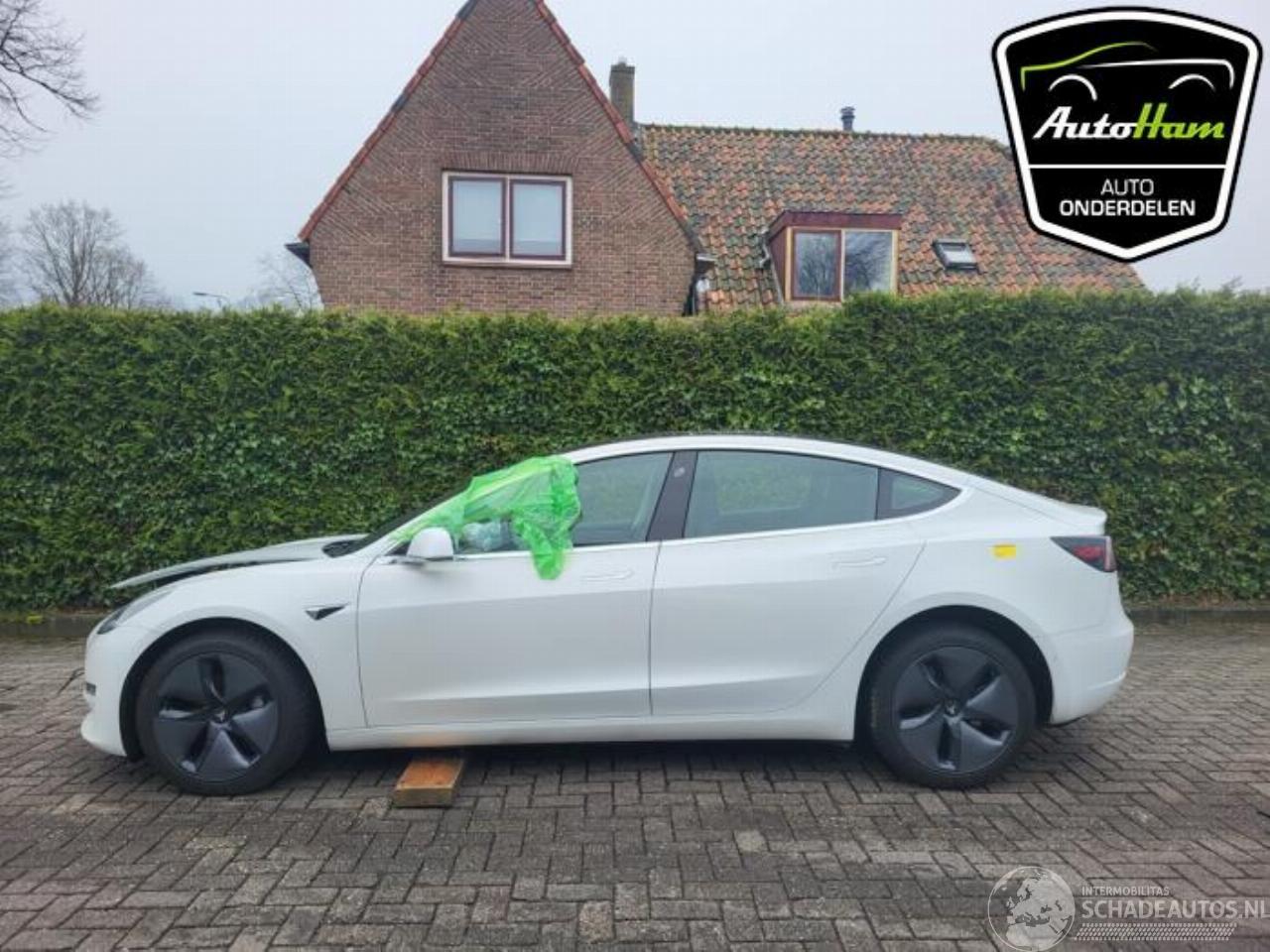 Tesla Model 3 Model 3, Sedan, 2017 Long Range AWD 75 kWh