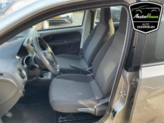 Volkswagen Up! Up! (121), Hatchback, 2011 1.0 12V 60 picture 18